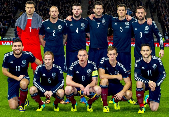 Scotland-2014-adidas-home-kit-navy-navy-dark-red-group-photo