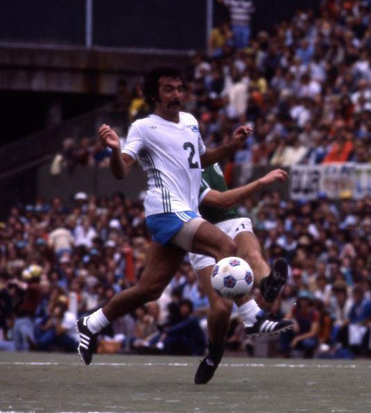 Sounders 77 Home Jocky Scott, Cosmos Soccer Bowl 77 2