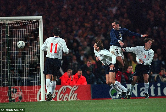 article-2373223-0021F34400000258-664_634x428